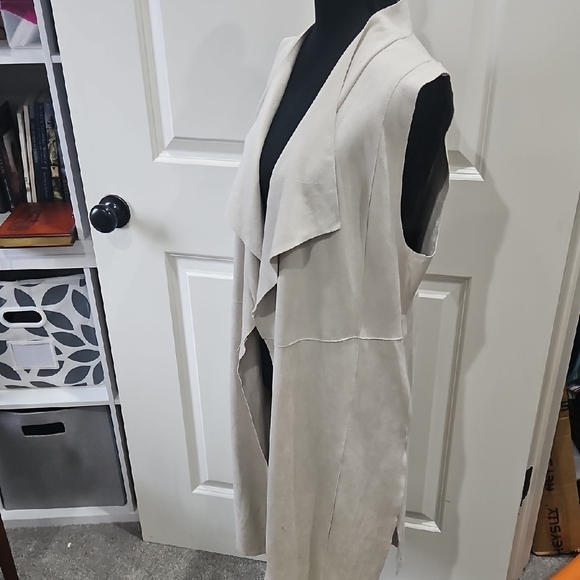 Elegant Back Lace-Up Duster in Cream size L - Picture 2 of 6